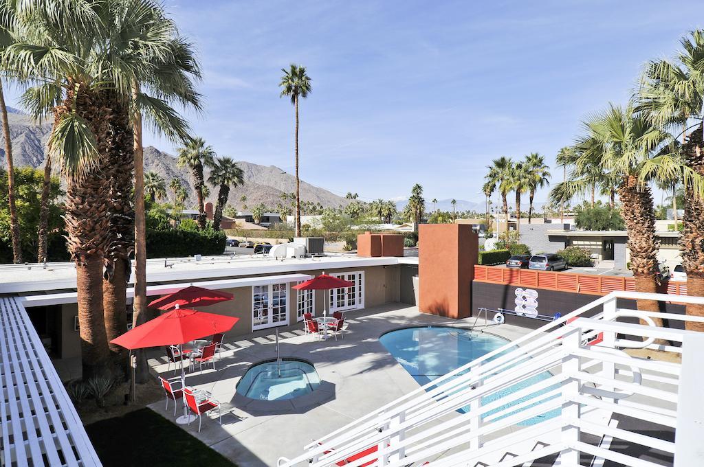 Bearfoot Inn - Clothing Optional Hotel For Gay Men Palm Springs Exterior photo